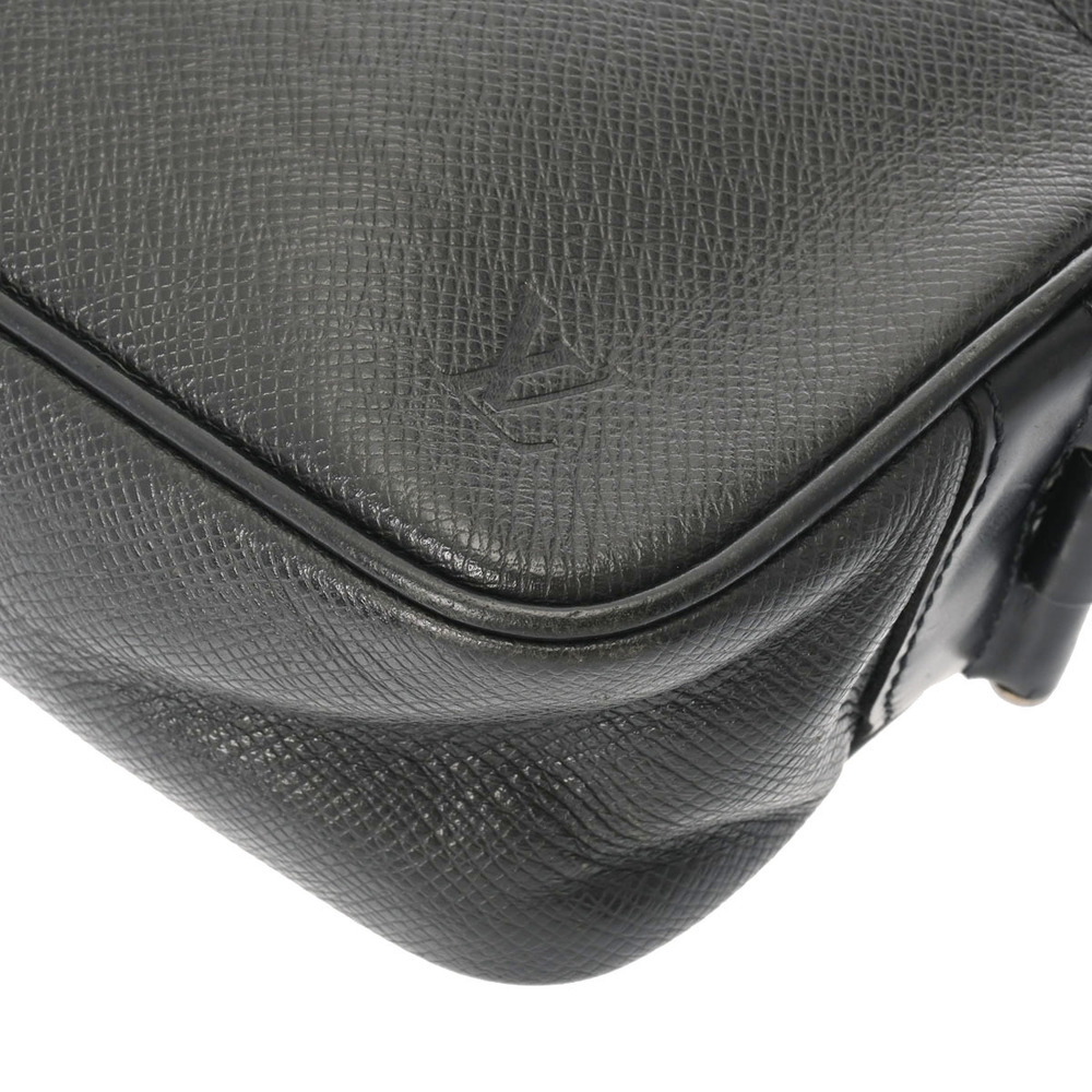 Louis Vuitton Bag Kalga Taiga Ardoise Shoulder - Picture 6 of 11